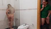 คลิปโป๊ SEXY STEPMOMMY FUCKED AND CUMS IN THE BATHROOM AFTER SHOWER BY STEPSON 3gp