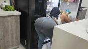 คลิปxxx ATRAPO A MI MADRASTRA CON LEGGINS EN LA COCINA Y TERMINAMOS COGIENDO Mp4