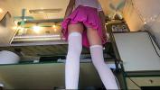 คลิปโป๊ออนไลน์ Sexy brunette girl voyeur camera upskirt at work no panties Mp4