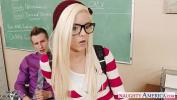 หนังโป๊ Geeky Halle Von fuck in classroom ล่าสุด