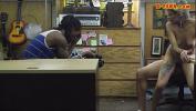 ดูหนังxxx Guy pawns his girlfriends pussy at the pawnshop for money ร้อน 2024